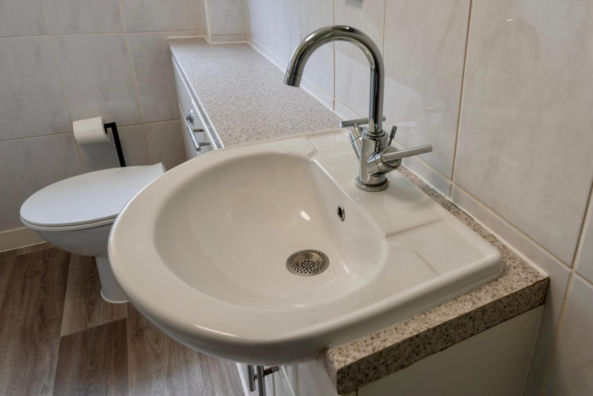 Double Room In Refurbished 5 Bed Home With Wifi And Tv BW Room 4 Solihull Exterior photo